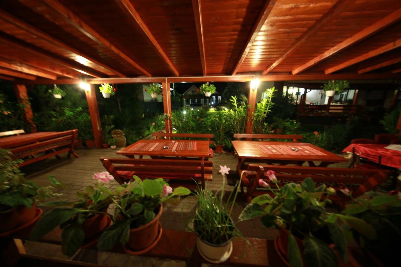 Pensiunea Criveanu Horezu Exterior foto